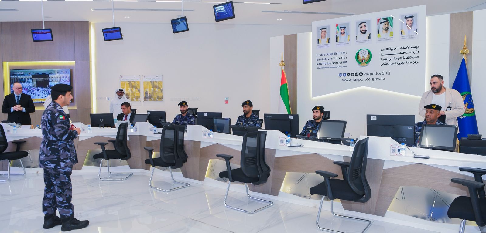 مركز الجزيرة الحمراء الشامل يكرّم موظفيه المتميزين وشركاءه الإستراتيجيين  